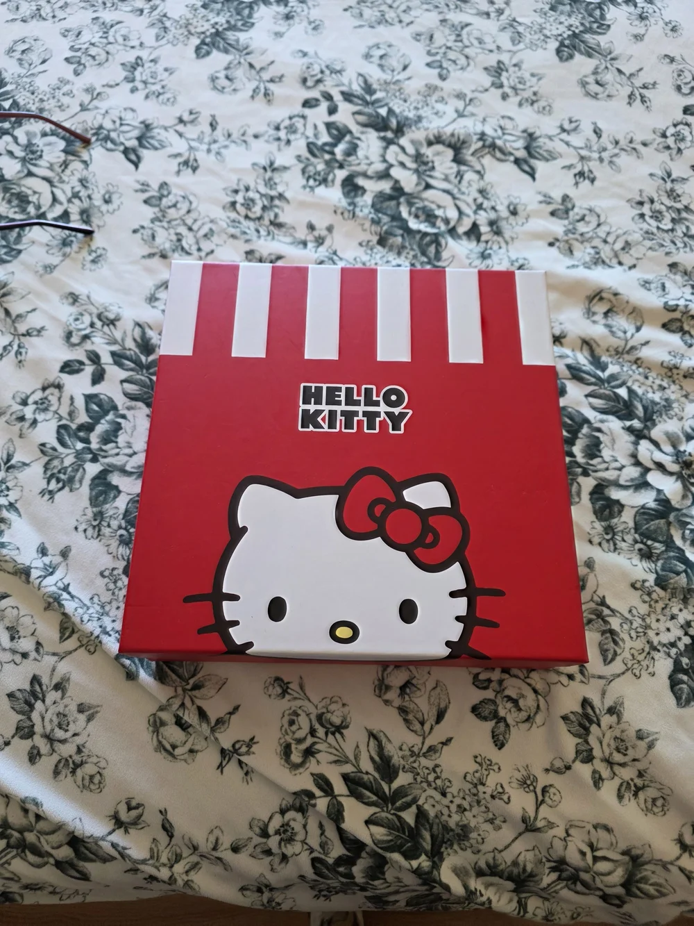Hello Kitty Black & Red Polka Dot Crossbody Tech Pouch - Hello Kitty
